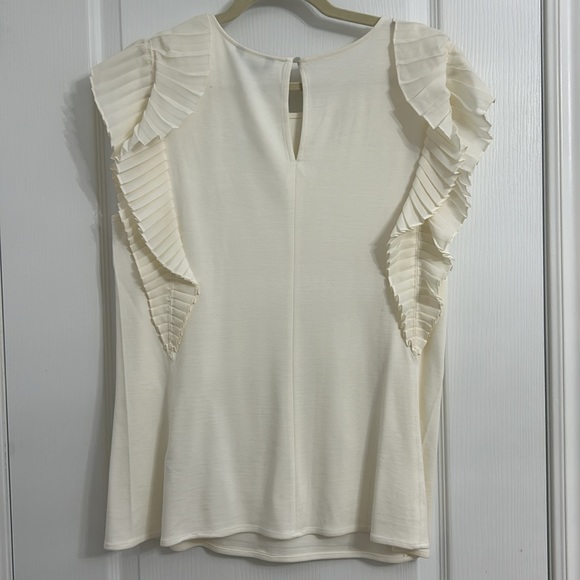 RW&CO. Cream Short Sleeve Top with Ruffle Detail - Picture 2 of 8